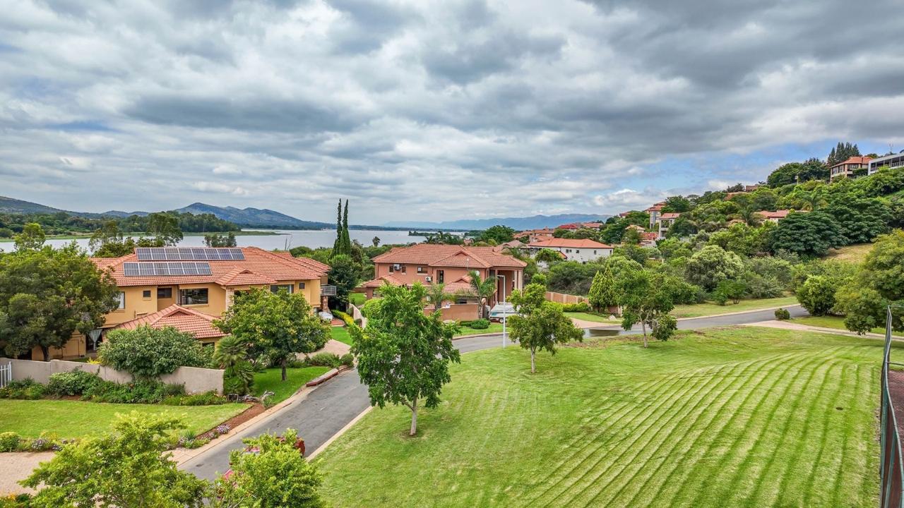 Houses above the dam